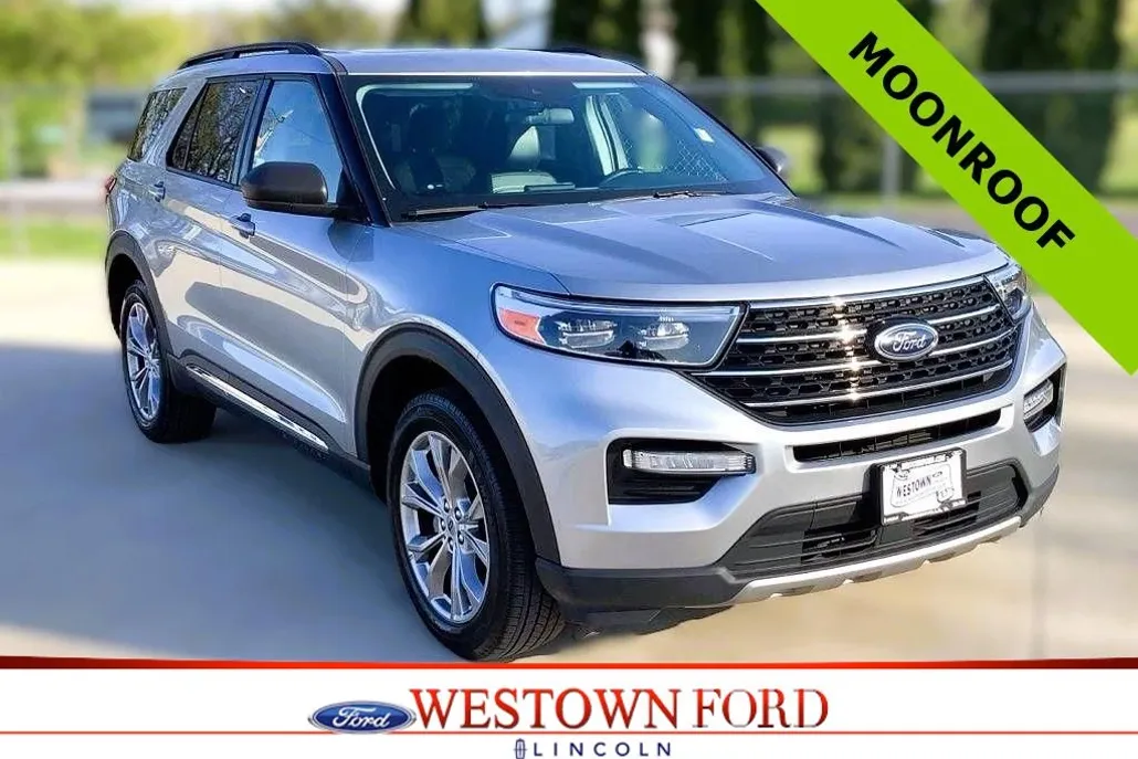 2023 Ford Explorer XLT photo 1