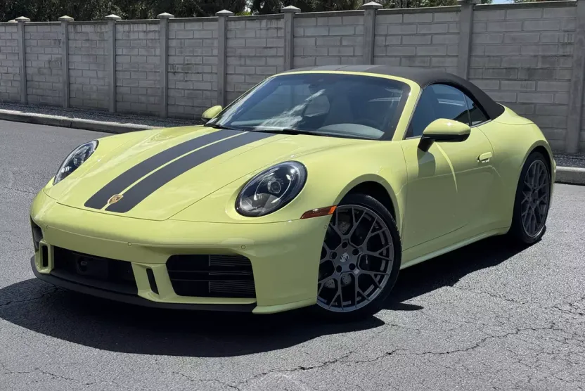 2025 Porsche 911 photo 1