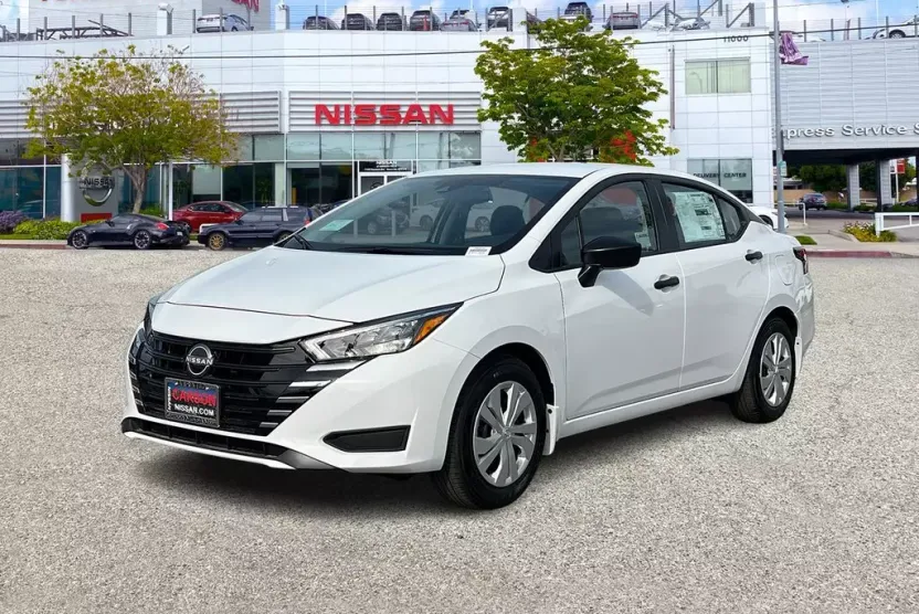 2025 Nissan Versa 1.6 S photo 1