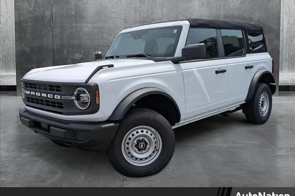 2025 Ford Bronco Base photo 1