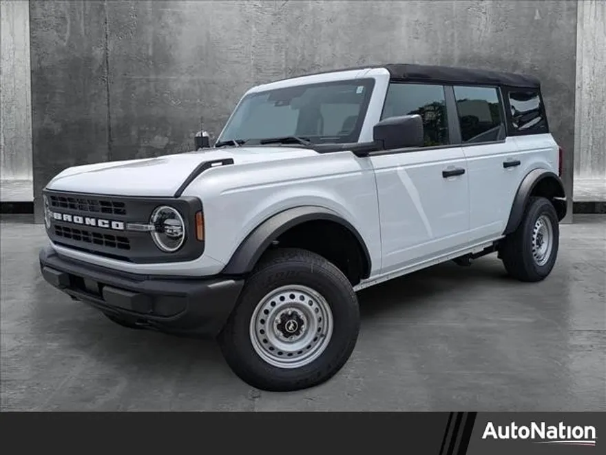 2025 Ford Bronco Base photo 1