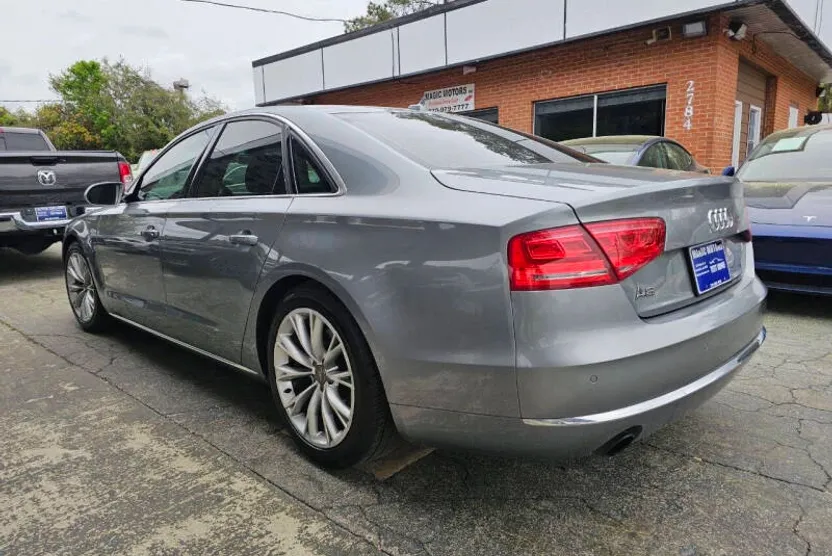 2013 Audi A8 3.0T Quattro photo 1