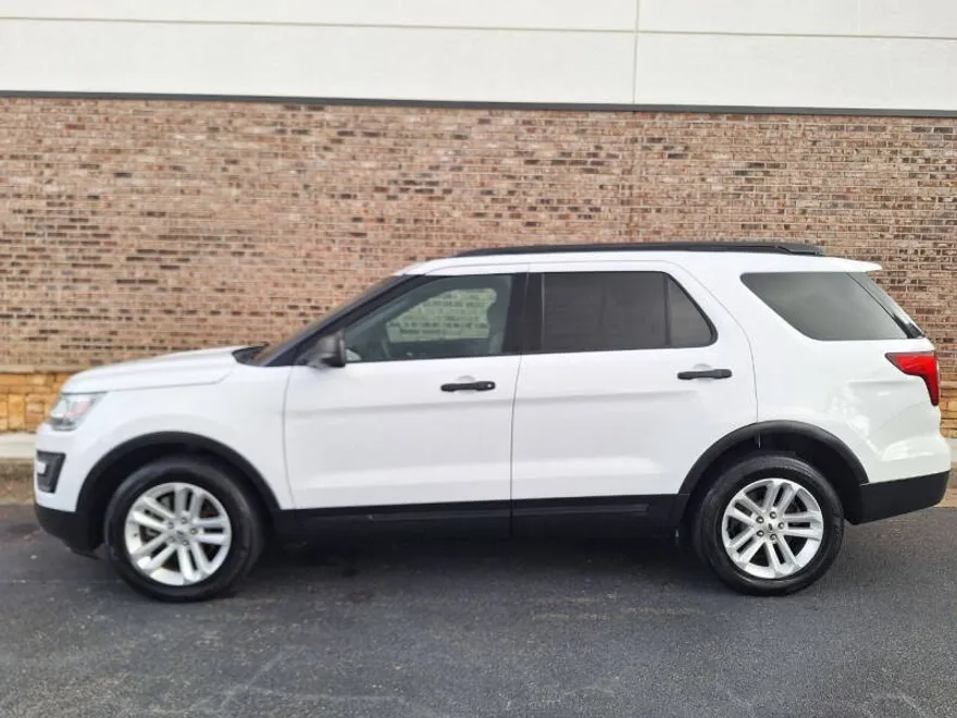 2016 Ford Explorer Base photo 1