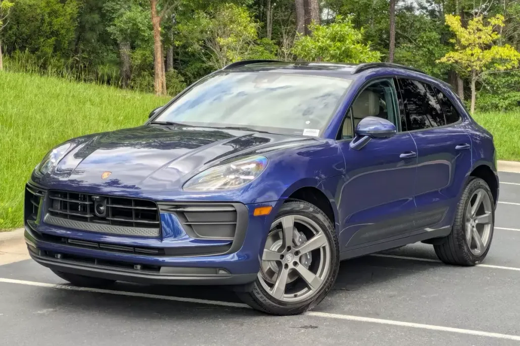 2026 Porsche Macan T photo 1
