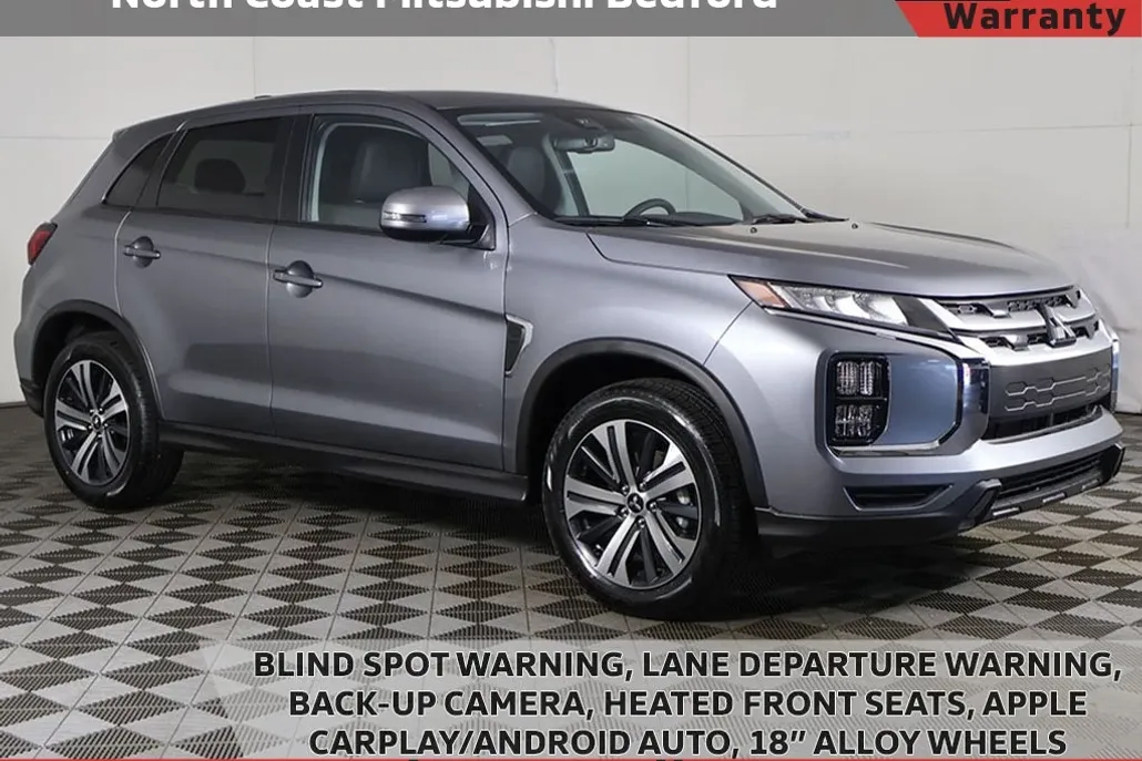 2025 Mitsubishi Outlander Sport SE photo 1