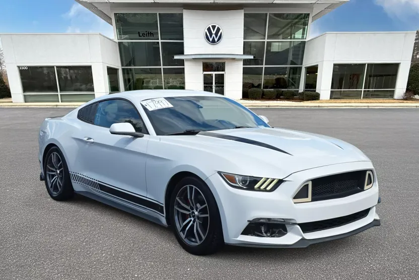 2016 Ford Mustang EcoBoost photo 1
