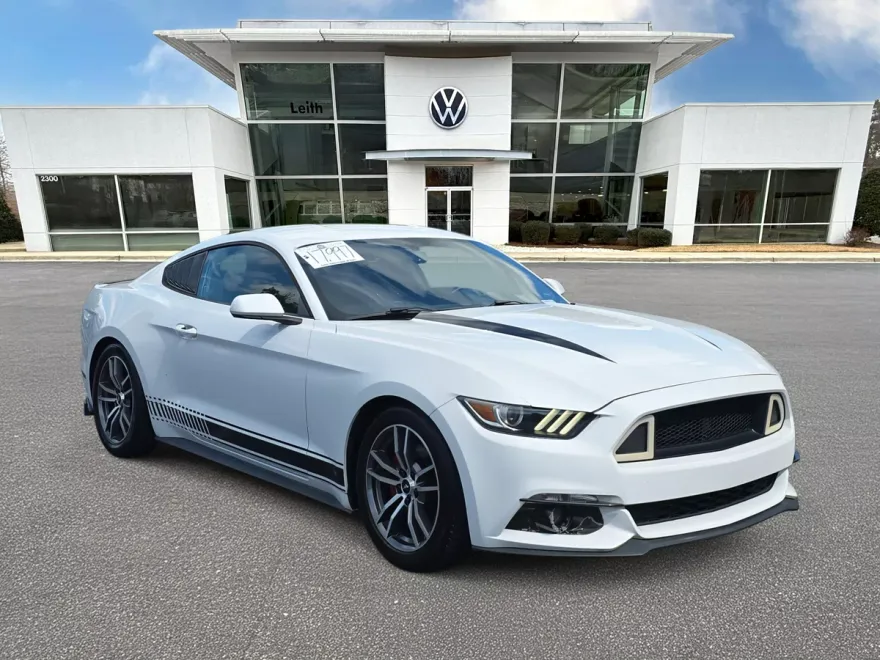2016 Ford Mustang EcoBoost photo 1