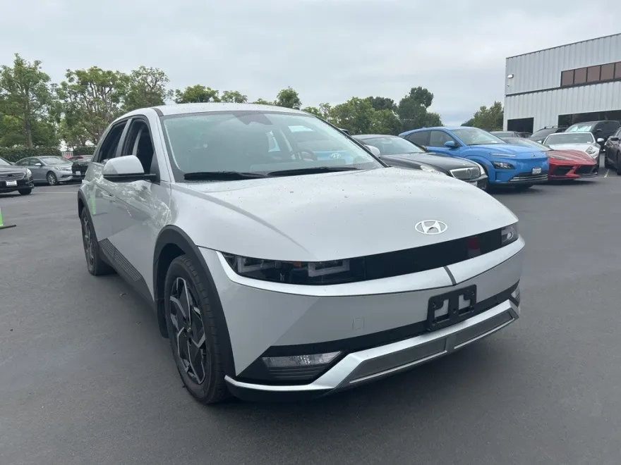 2024 Hyundai Ioniq 5 SEL photo 1