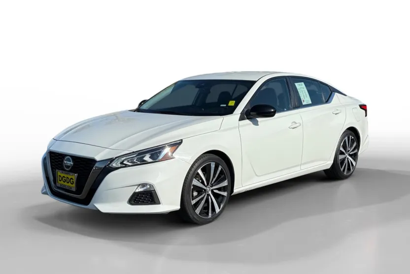 2022 Nissan Altima 2.5 SR photo 1