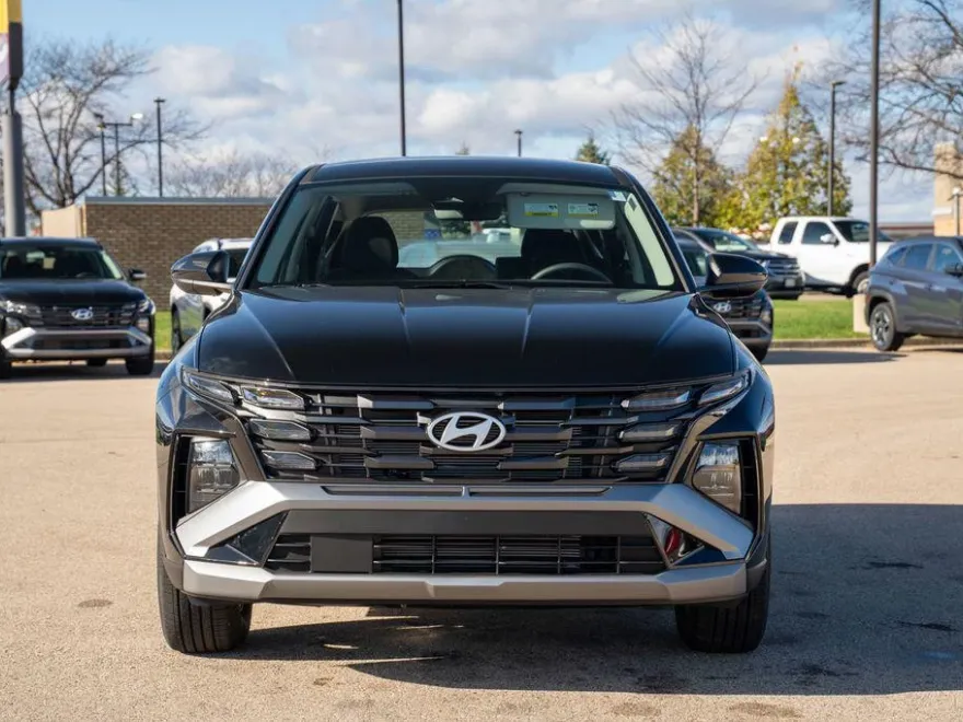 2025 Hyundai Tucson SE photo 1