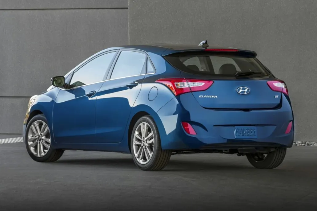 2016 Hyundai Elantra GT Base photo 1