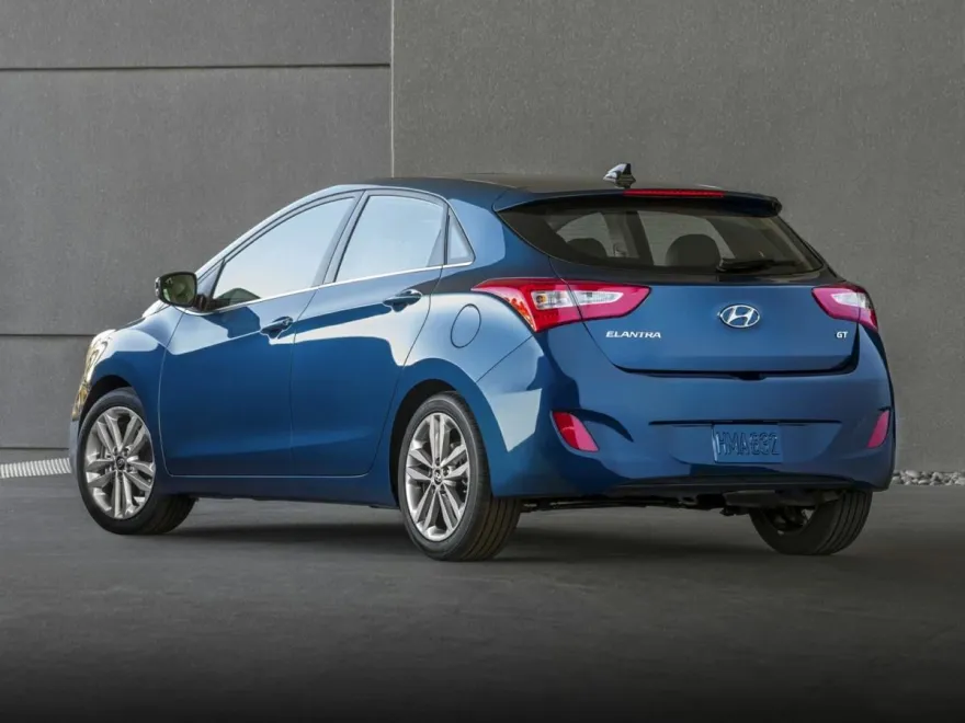 2016 Hyundai Elantra GT Base photo 1