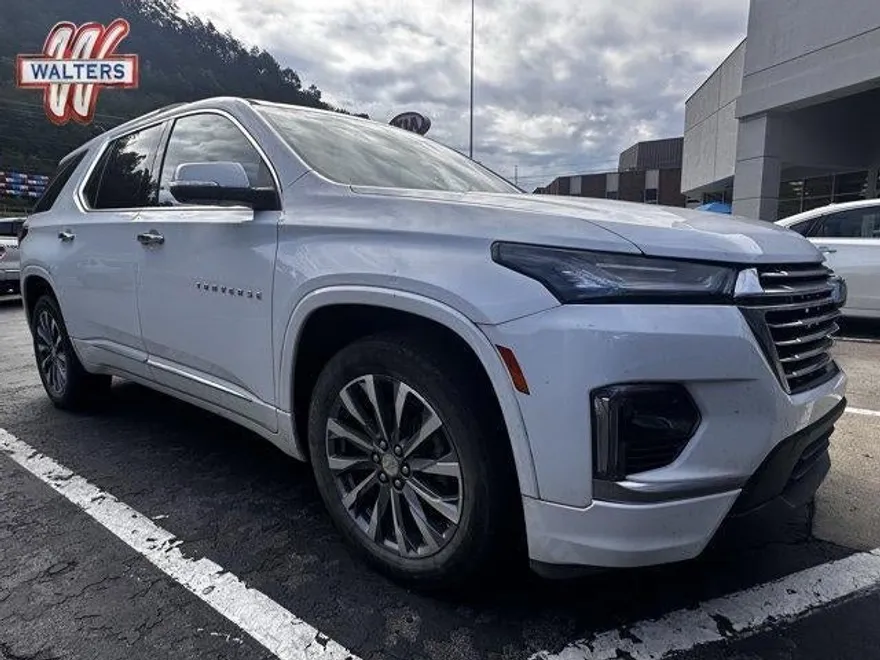 2023 Chevrolet Traverse Premier photo 1