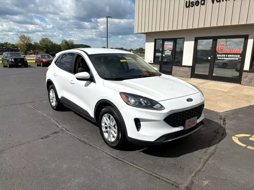 2020 Ford Escape SE photo 1
