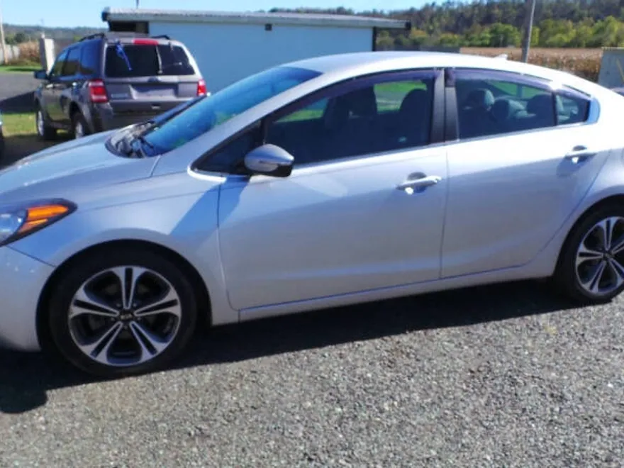2016 Kia Forte EX photo 1