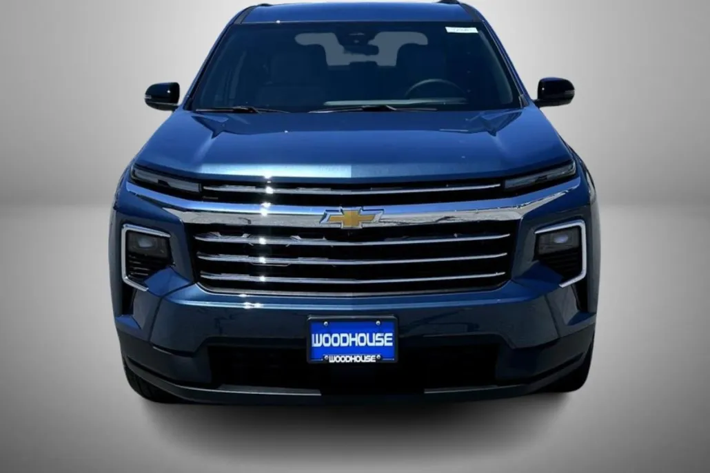 2025 Chevrolet Traverse photo 1