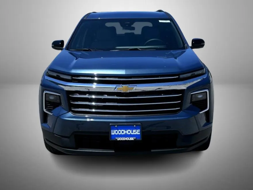 2025 Chevrolet Traverse photo 1