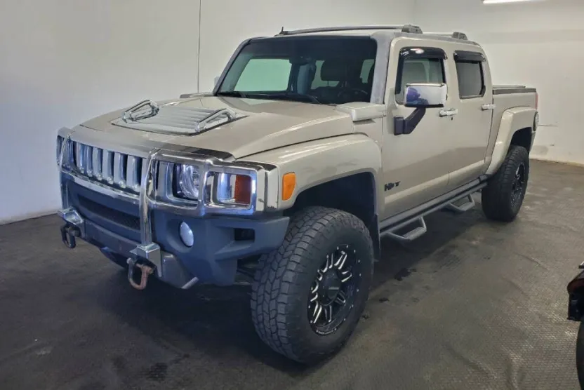 2009 Hummer H3T 1/2 Ton photo 1