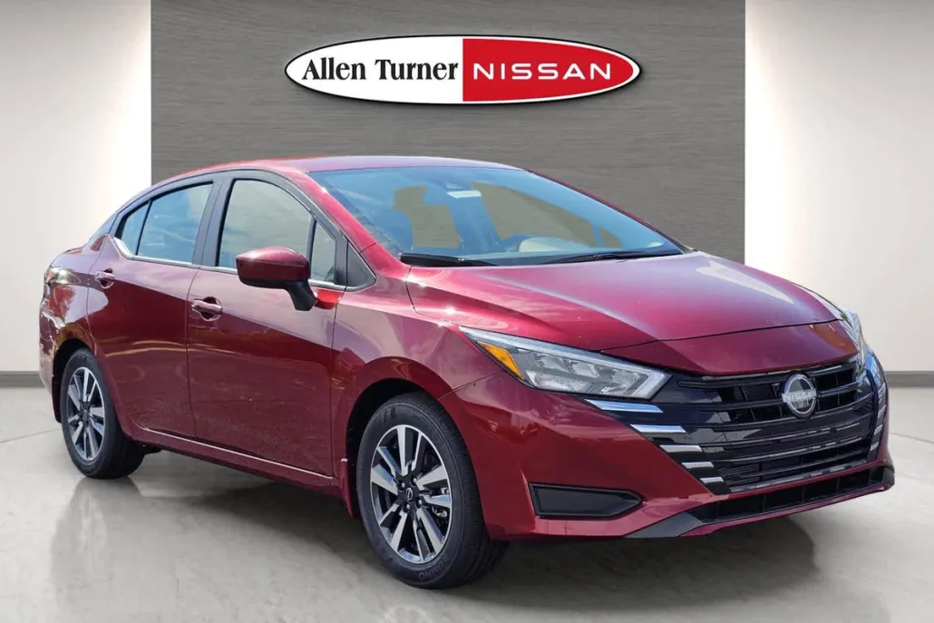 2025 Nissan Versa SV photo 1