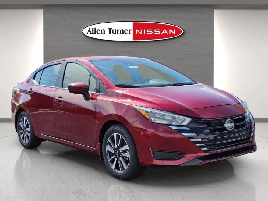 2025 Nissan Versa SV photo 1