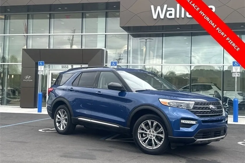2022 Ford Explorer XLT photo 1