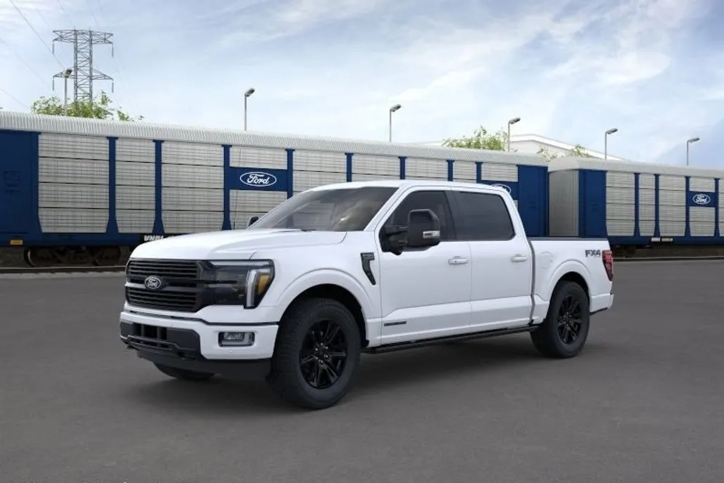 2025 Ford F-150 Platinum photo 1