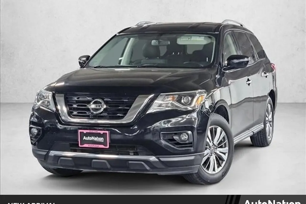2020 Nissan Pathfinder SV photo 1