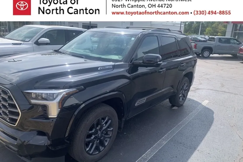 2025 Toyota Sequoia Platinum photo 1