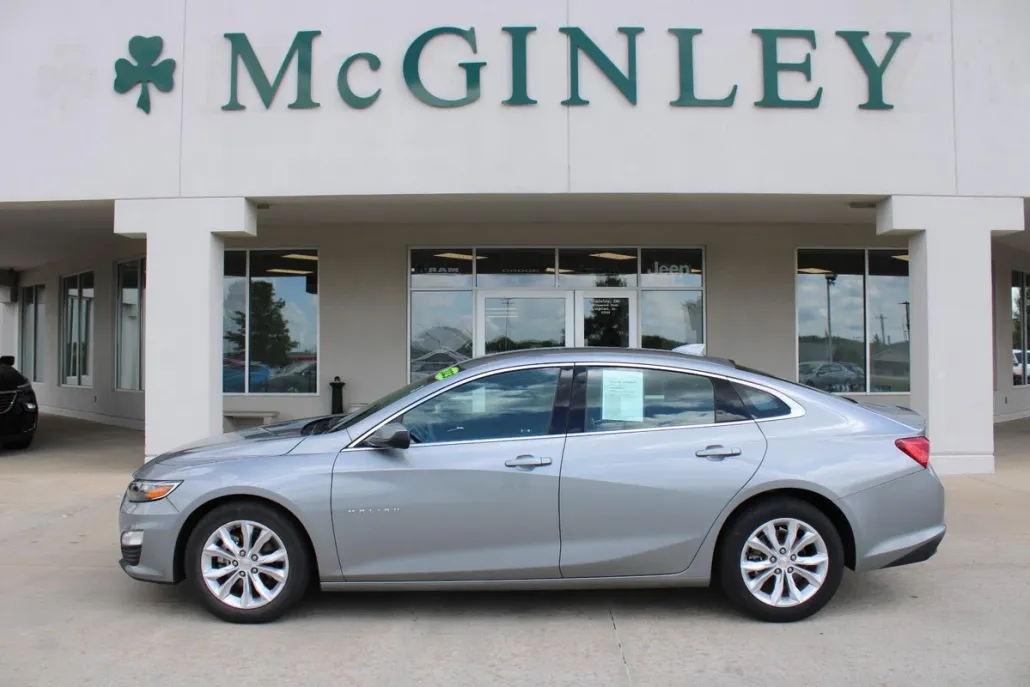 2023 Chevrolet Malibu 1LT photo 1