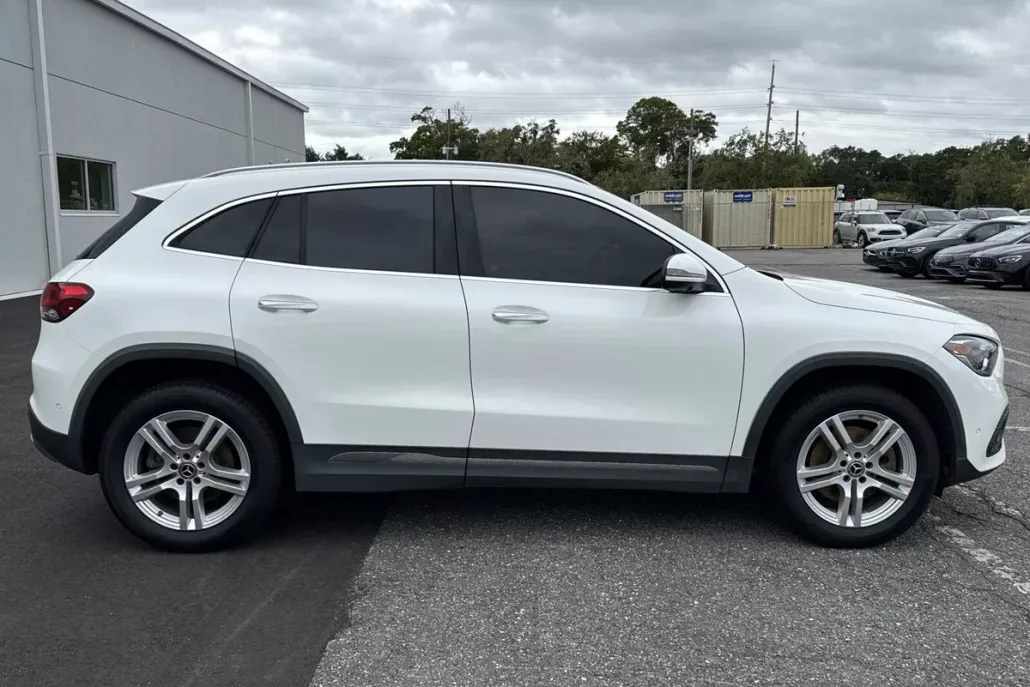2022 Mercedes Benz GLA 250 photo 1