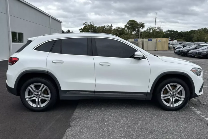2022 Mercedes Benz GLA 250 photo 1
