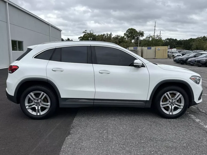 2022 Mercedes Benz GLA 250 photo 1