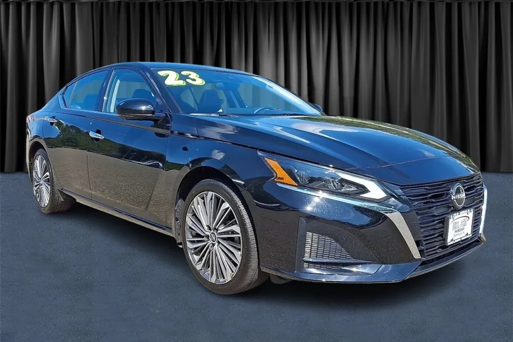 2023 Nissan Altima 2.5 SL photo 1