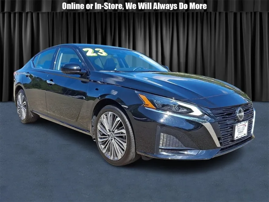 2023 Nissan Altima 2.5 SL photo 1