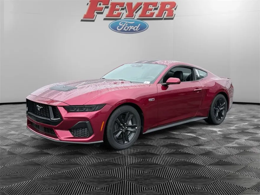 2025 Ford Mustang GT photo 1