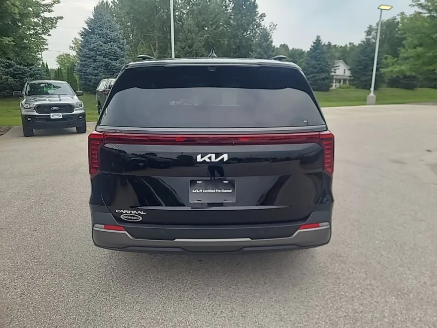 2025 Kia Carnival SX Prestige photo 1