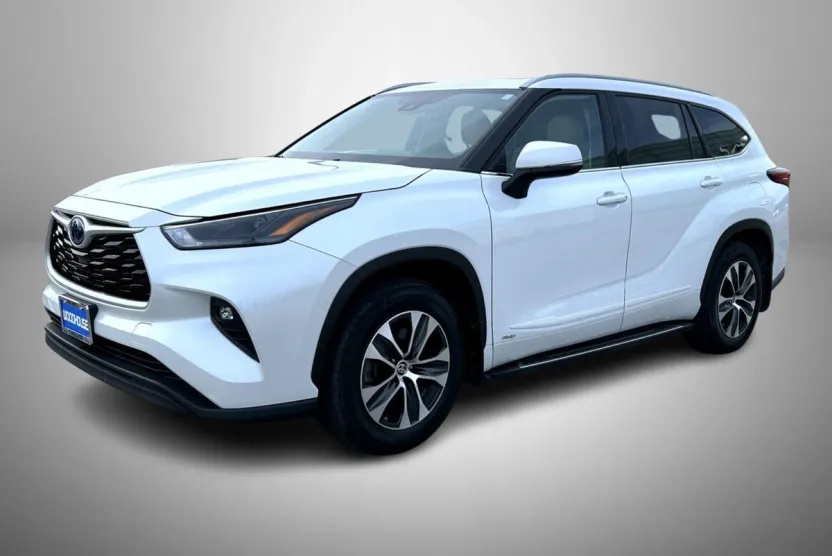 2022 Toyota Highlander Hybrid XLE photo 1