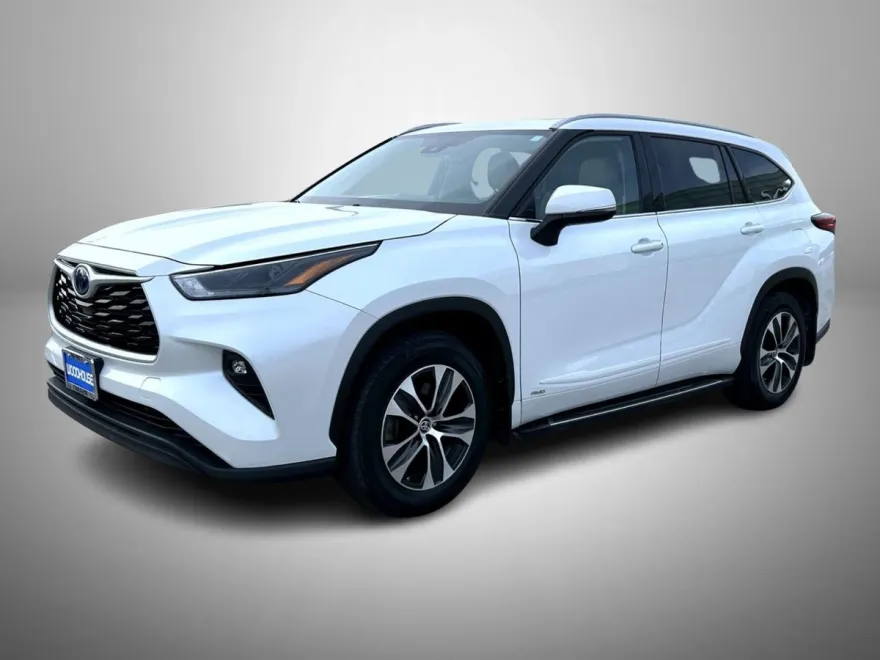 2022 Toyota Highlander Hybrid XLE photo 1