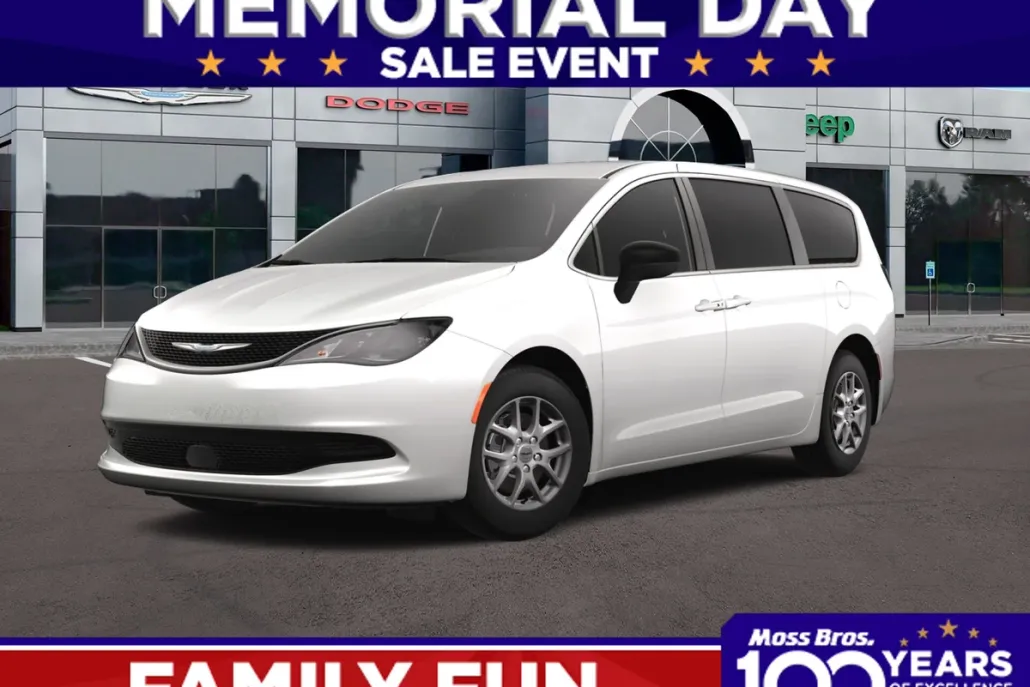 2025 Chrysler Voyager LX photo 1