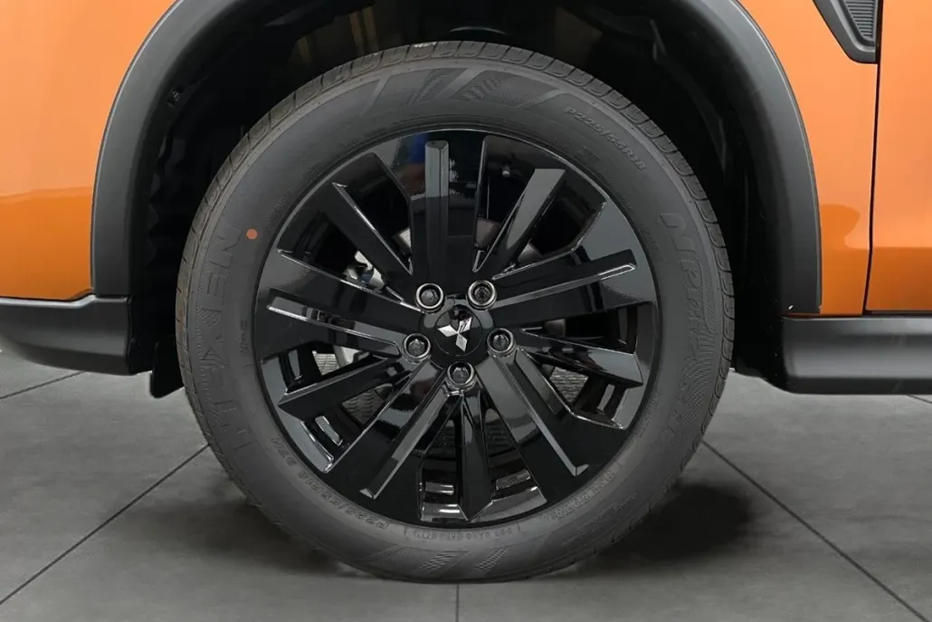 2024 Mitsubishi Outlander Sport LE photo 1