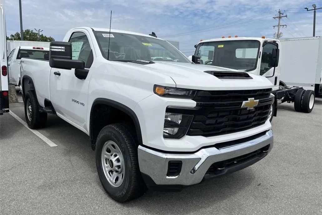 2024 Chevrolet Silverado 3500HD photo 1