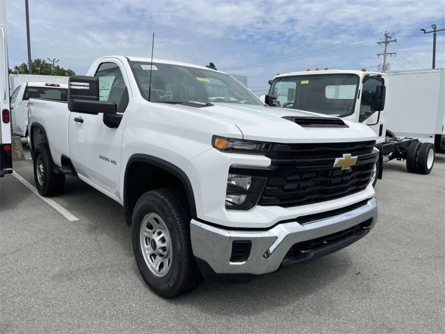 2024 Chevrolet Silverado 3500HD photo 1