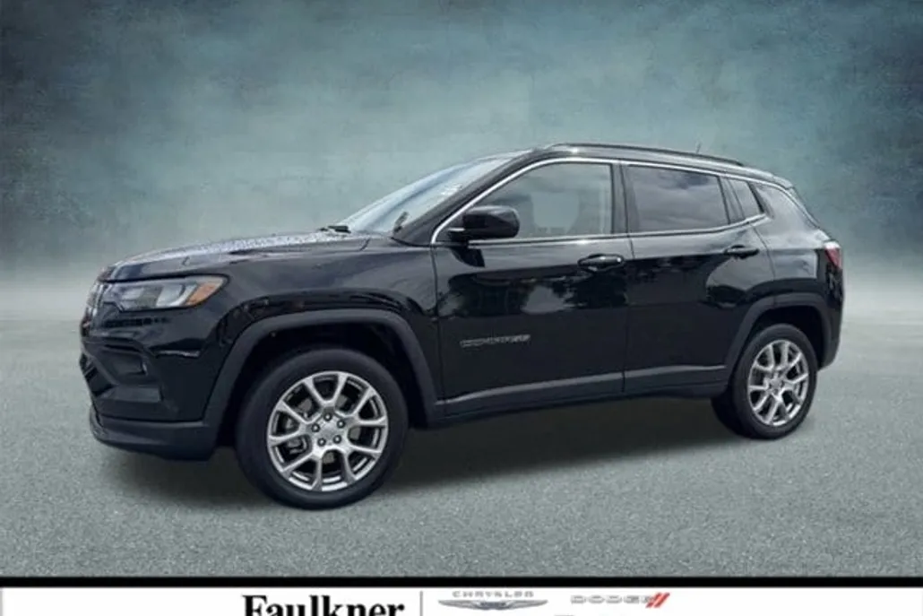 2022 Jeep Compass Latitude Lux photo 1