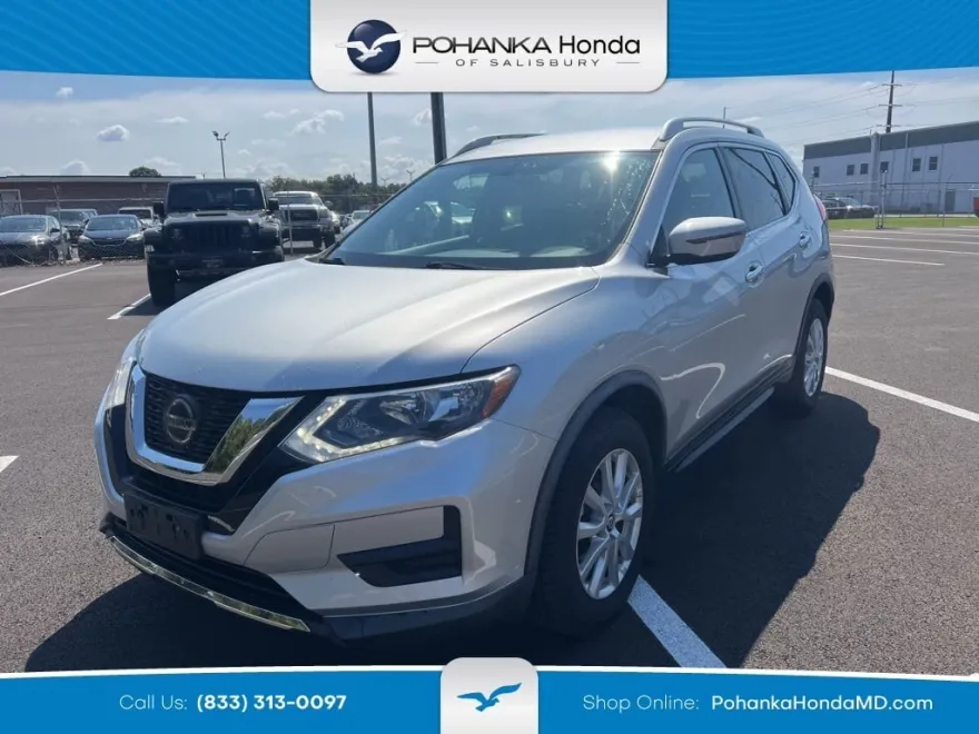 2018 Nissan Rogue SV photo 1