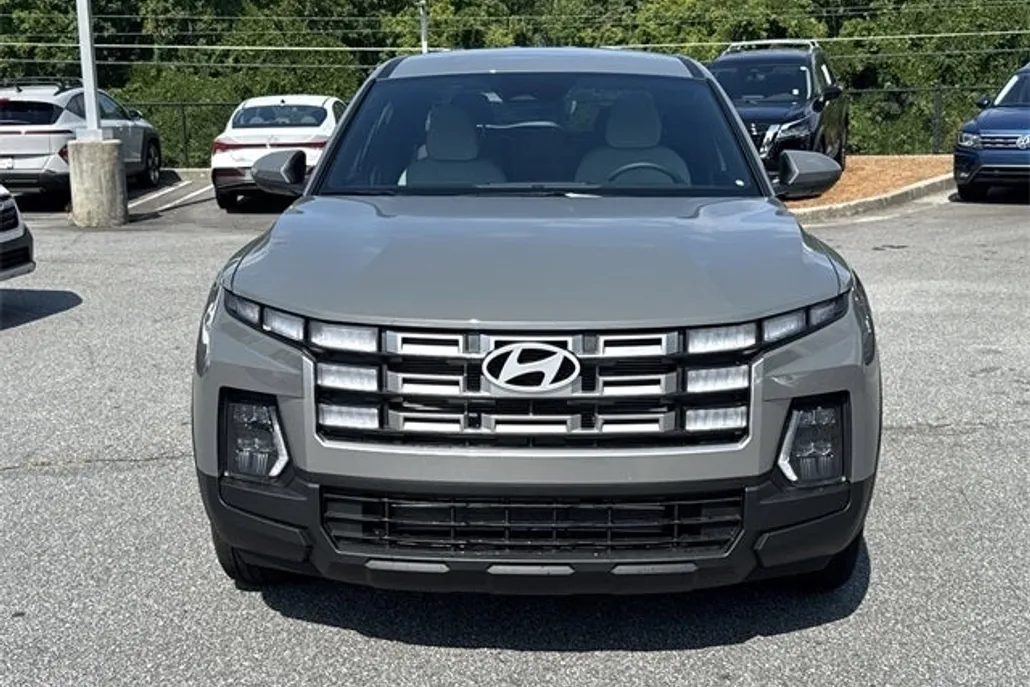 2025 Hyundai Santa Cruz SE photo 1