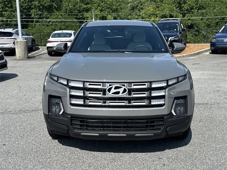 2025 Hyundai Santa Cruz SE photo 1