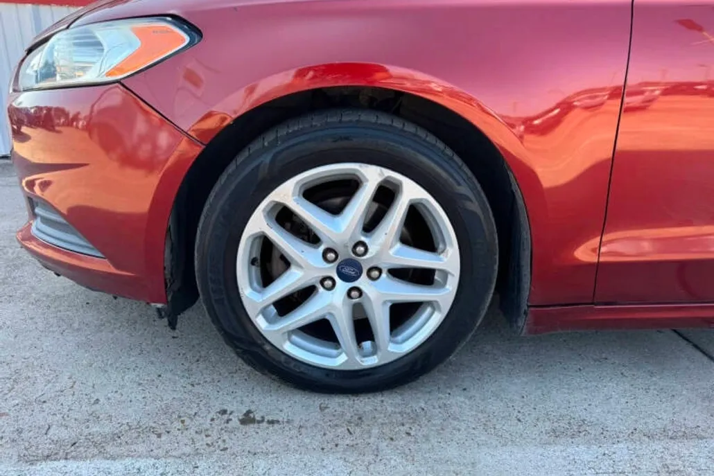 2014 Ford Fusion SE photo 1