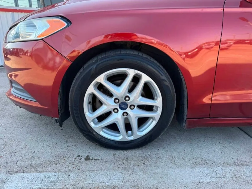 2014 Ford Fusion SE photo 1