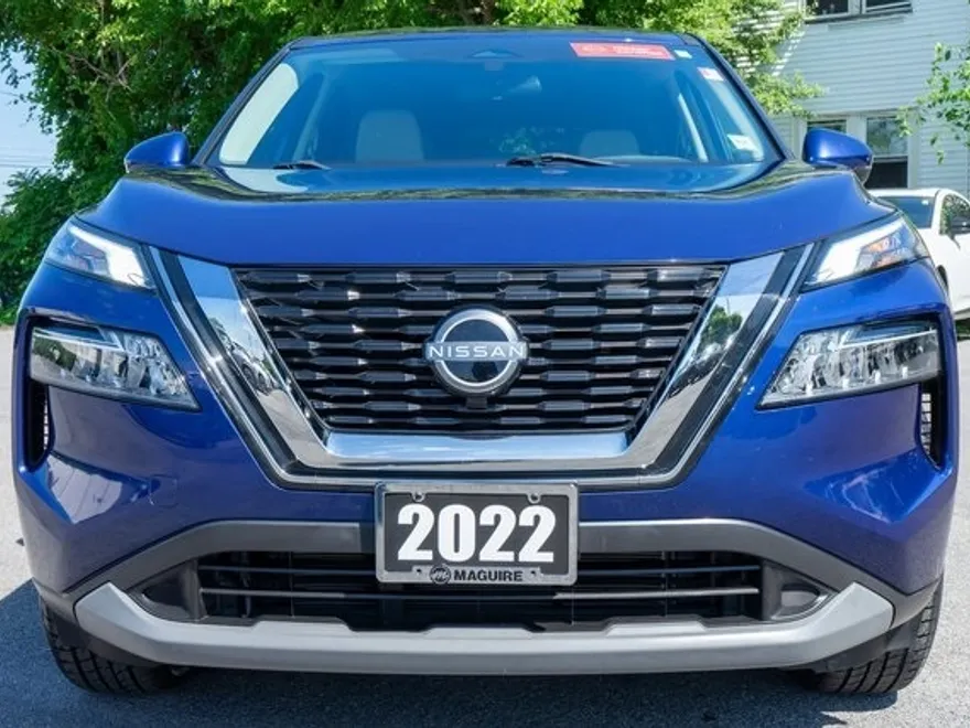 2022 Nissan Rogue SV photo 1