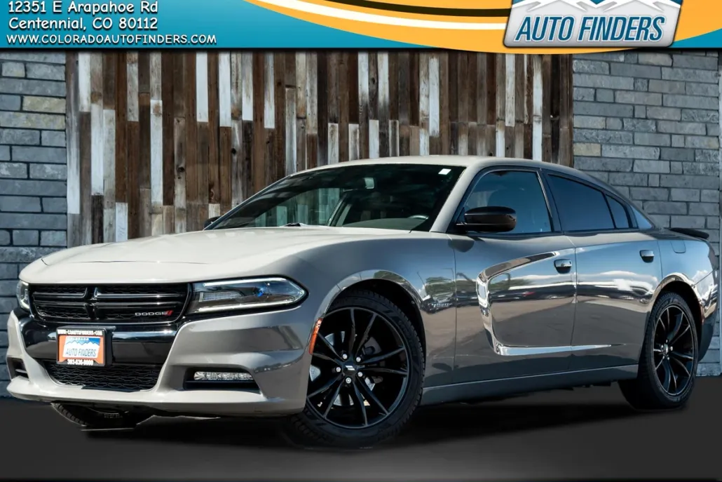 2017 Dodge Charger R/T photo 1